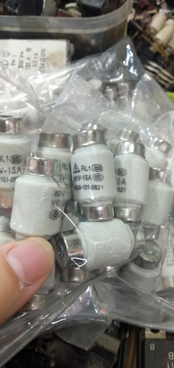 Cầu chì sứ 380V -15A combo 5