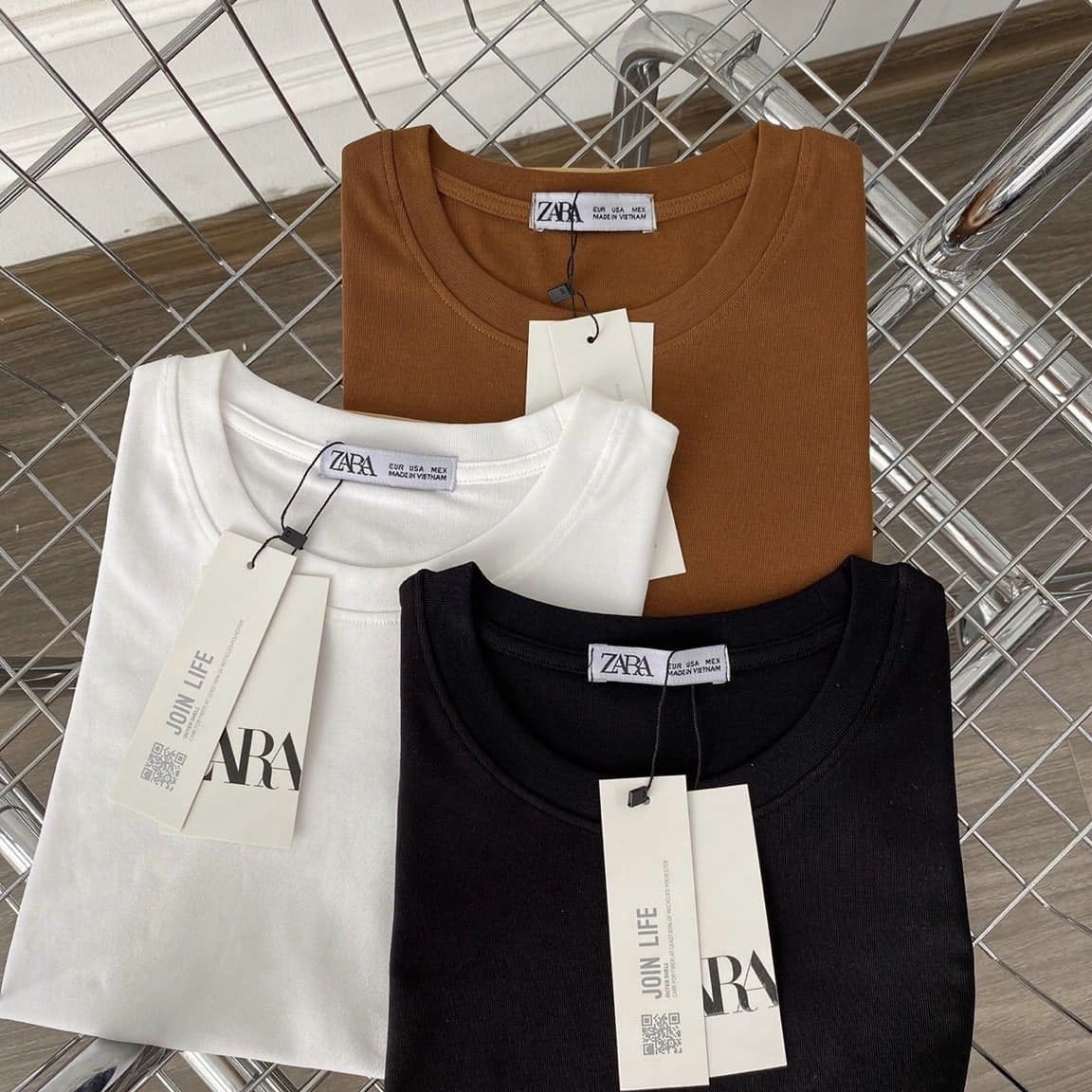 Áo phông croptop cổ tròn vải bozip