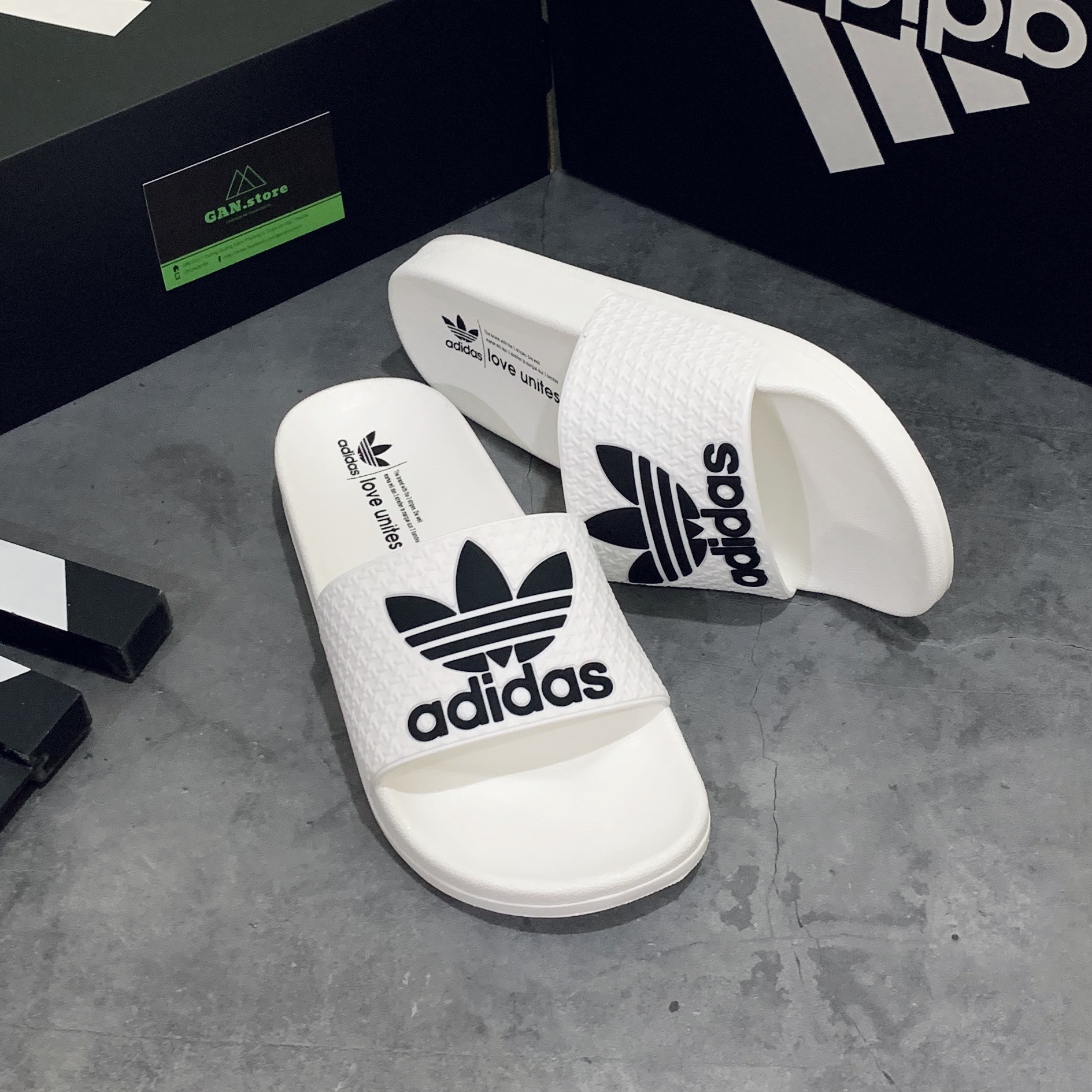 [HCM]DÉP ADIDAS ADILETTE TRẮNG LOGO 3 LÁ - DÉP FULL BOX
