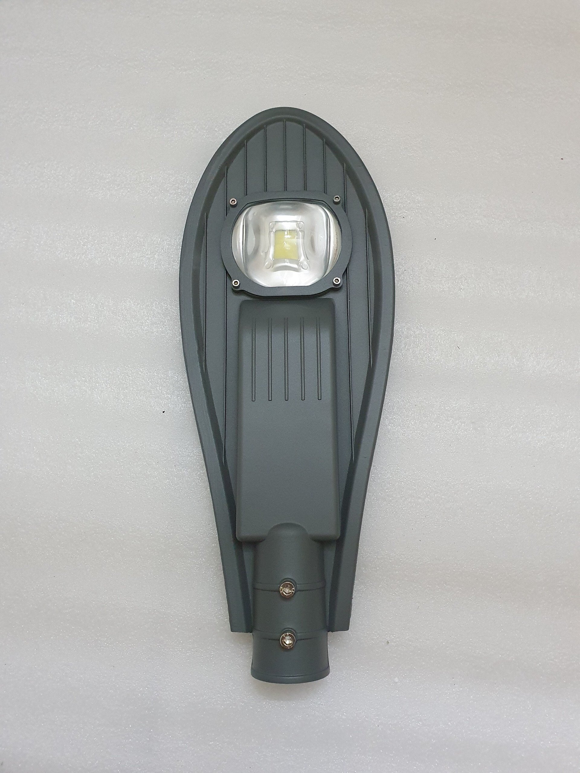 Đèn đường lá điện sử dụng điện 220v, công suất 50w/100w/150w/200w