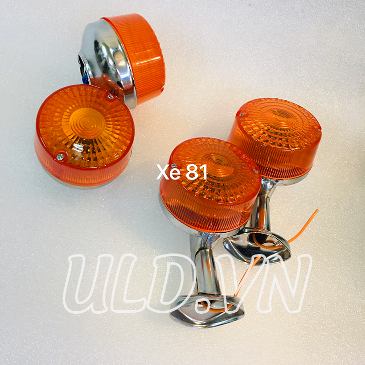 [HCM]ĐÈN XI NHAN TRƯỚC SAU XE 81