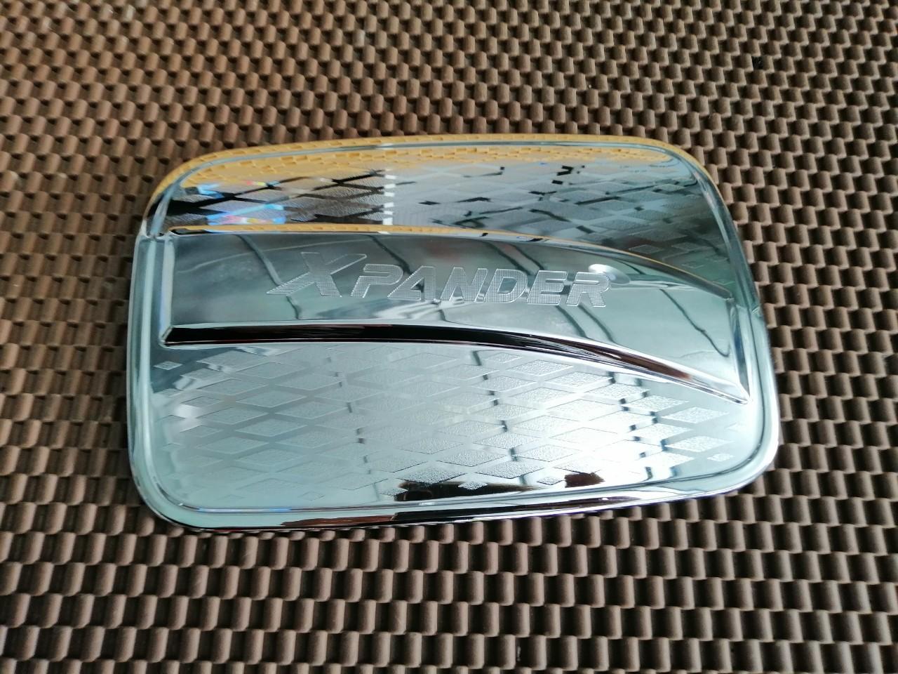 Ốp nắp xăng xe Mitsu Xpander