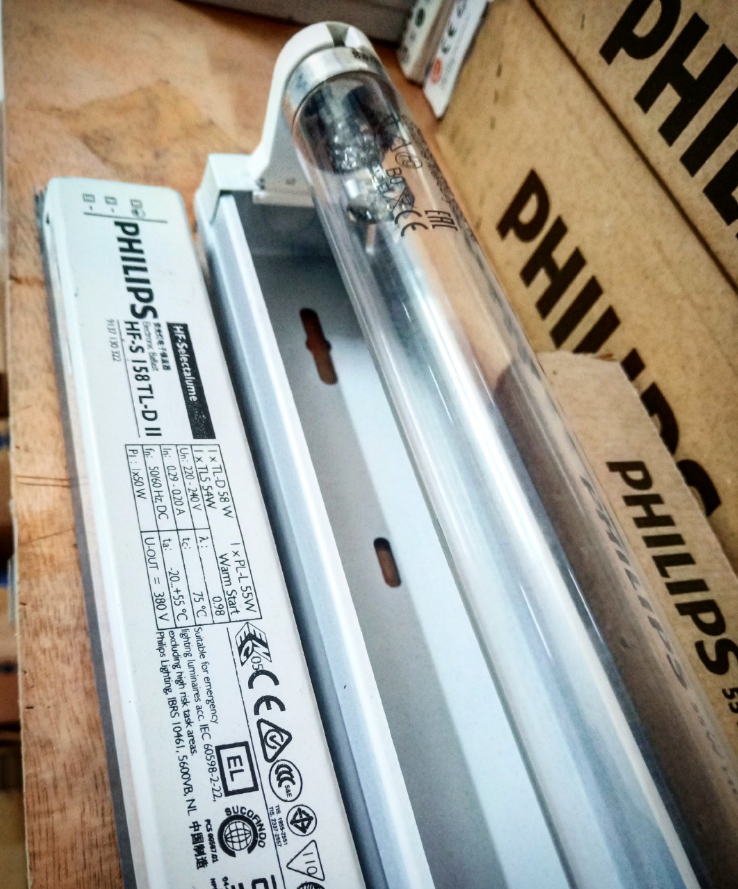 (SALE) Bộ đèn UV diệt khuẩn 55W hãng PHILIPS