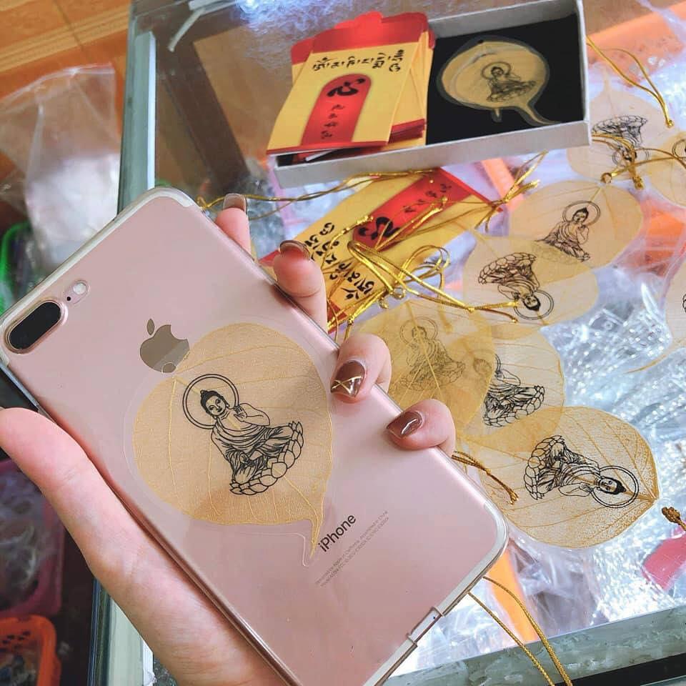 Lá bồ đề in hình phật dát vàng