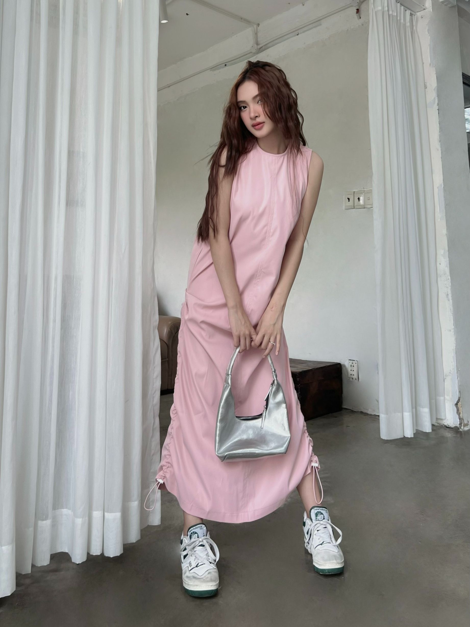 CARA Đầm suông dài form rộng Farey cổ tròn có dây rút phần tà độc đáo