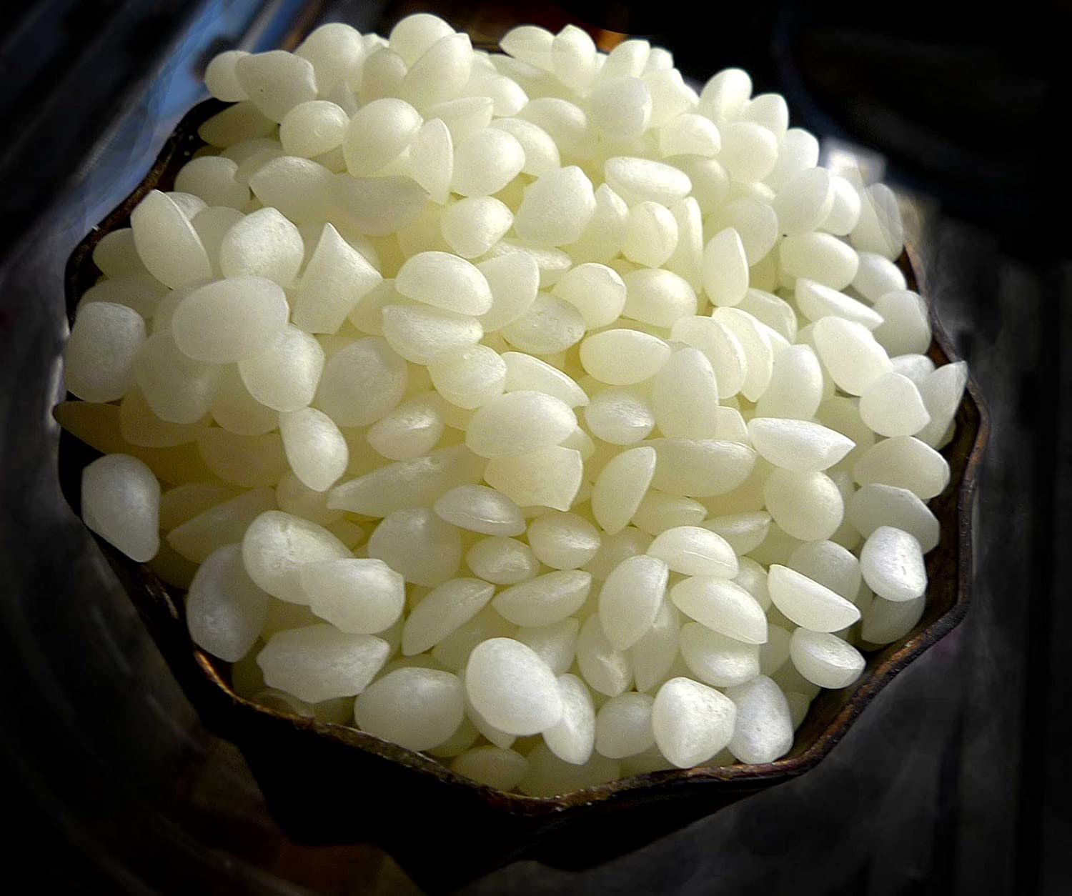 Sáp ong làm nến (Bee Wax) 100gram The Candle DNA