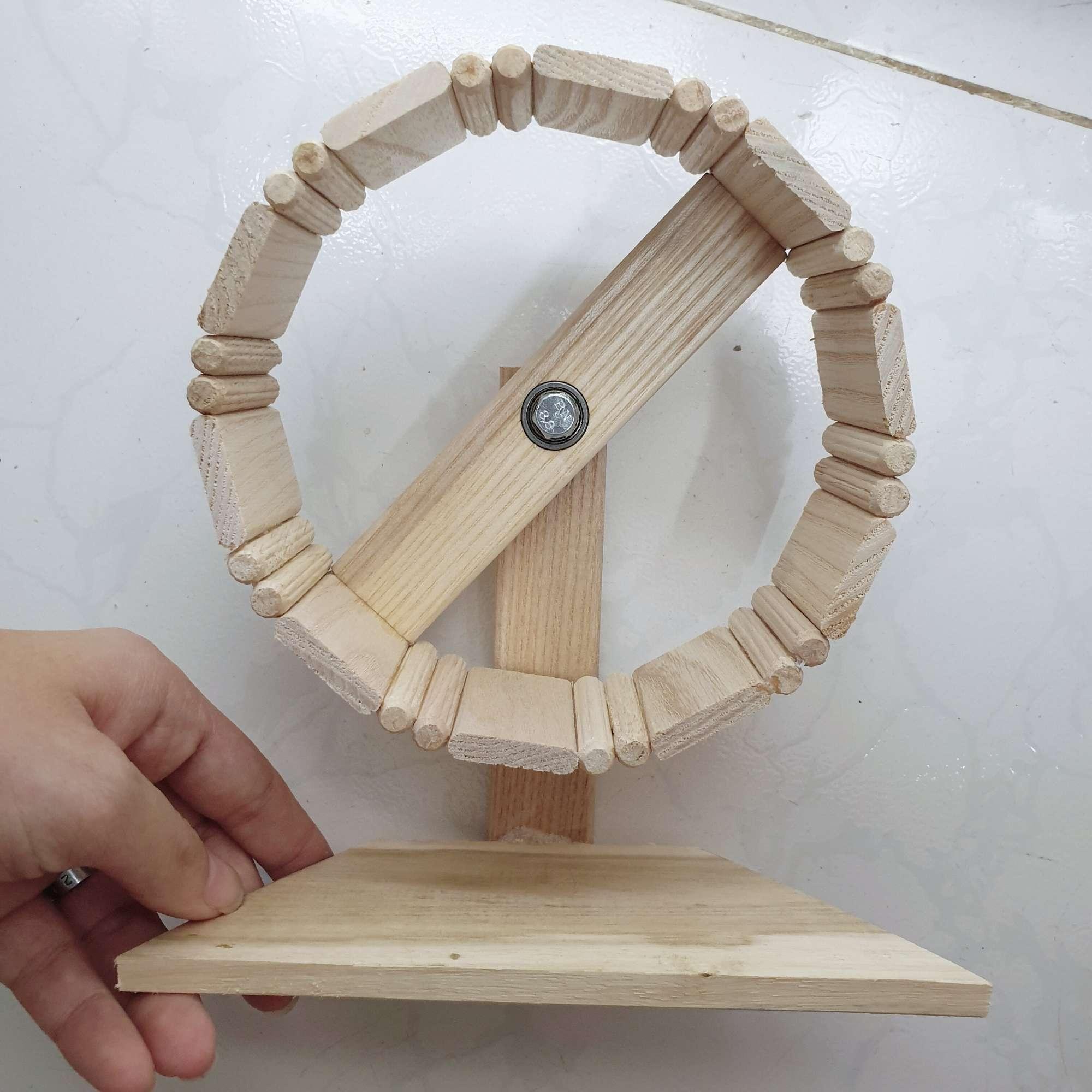 Wheel chạy gỗ cho Hamster size trung