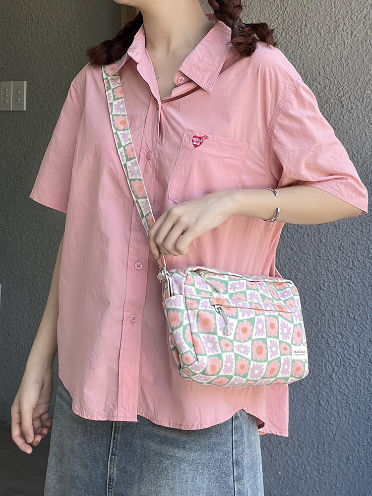 Túi đeo chéo màu kem in hình - Layla CrossBag