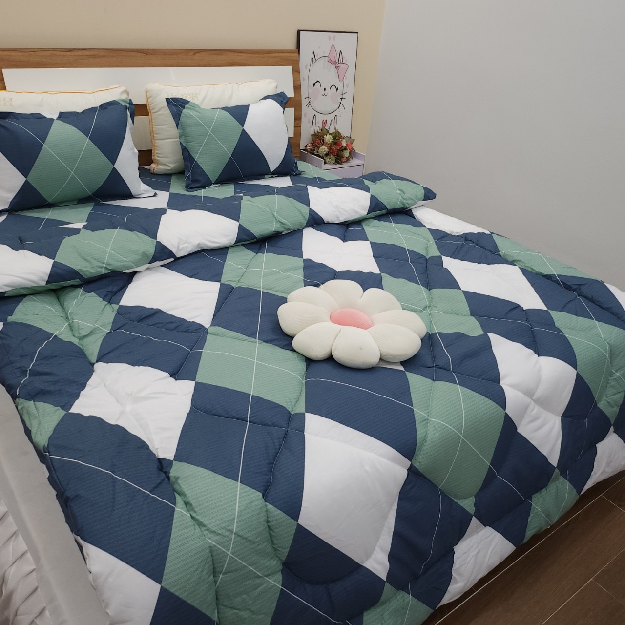 (Rẻ vô đối) Trọn Bộ Chăn Phao 5 Món Ga Gối Poly mẫu Tam Giác Ghi loại 1 Chăn Bông Như Hình [Loại Bông Dày] ( được chọn mẫu)