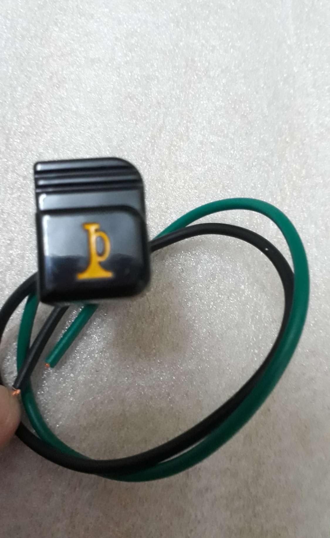 Nút công tắc còi xe Dream