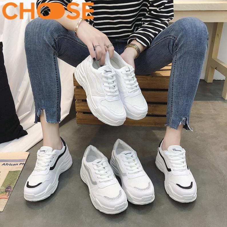 Giày Nữ Sneaker Đế Độn Giày Thể Thao Nữ Giày Bata Giày Lười Màu Trắng Mẫu Mới Mùa Hè Phối Viền Phong Cách Năng Động Mới 2907 giá rẻ