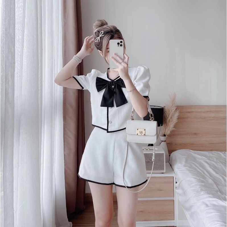 Set áo croptop cổ vuông phối quần đùi