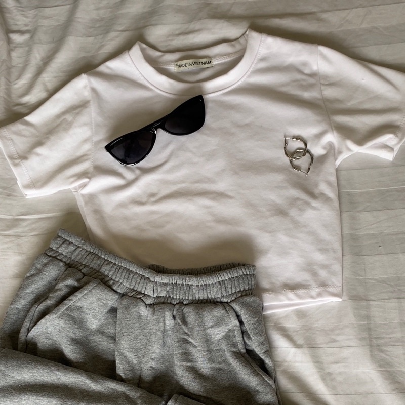 Áo croptop trắng trơn đơn giản