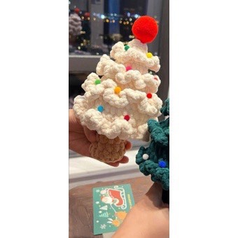 Cây thông noel mini để bàn bằng len kèm đèn nháy