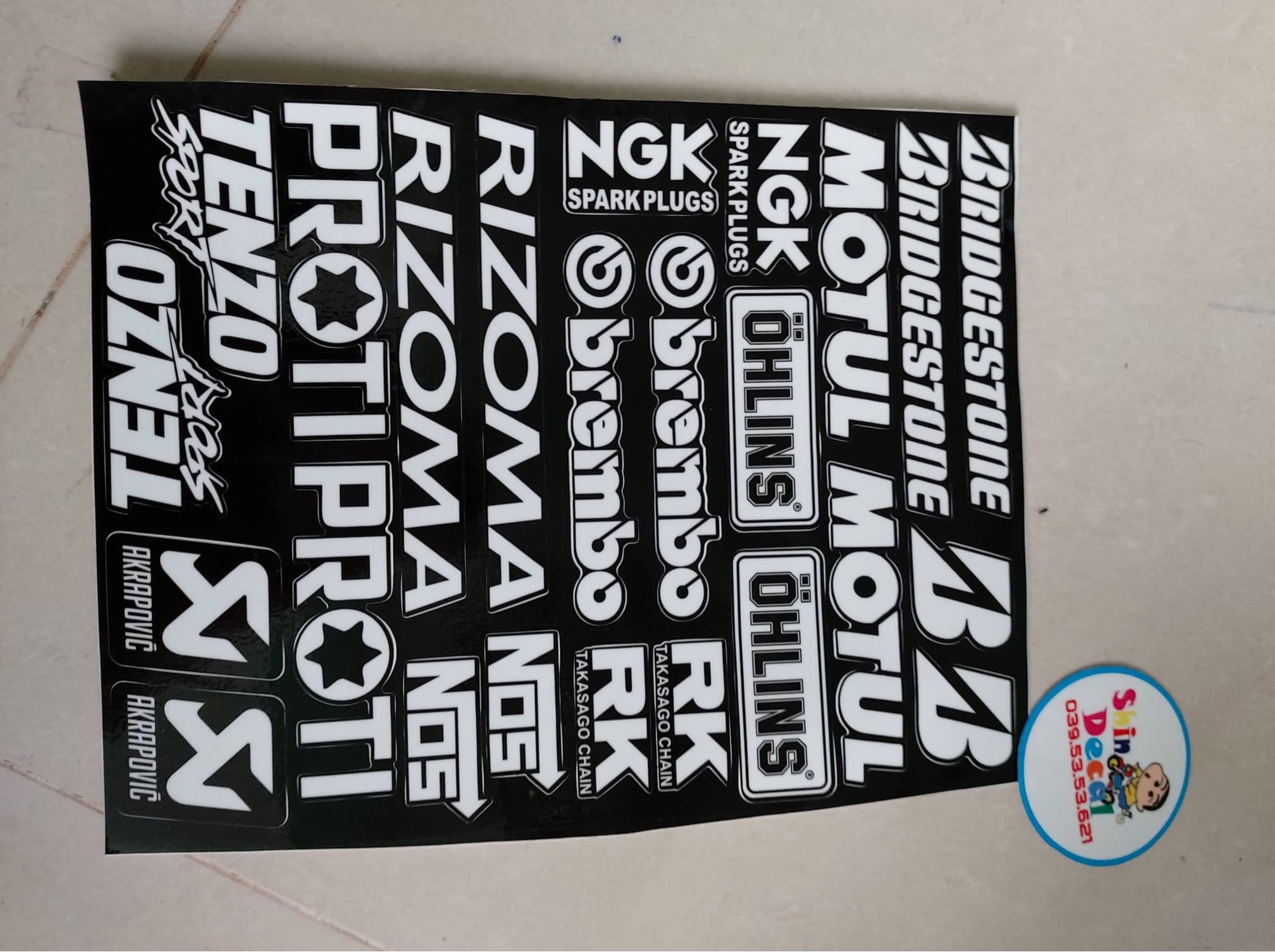 Set tem logo sticker trắng đen