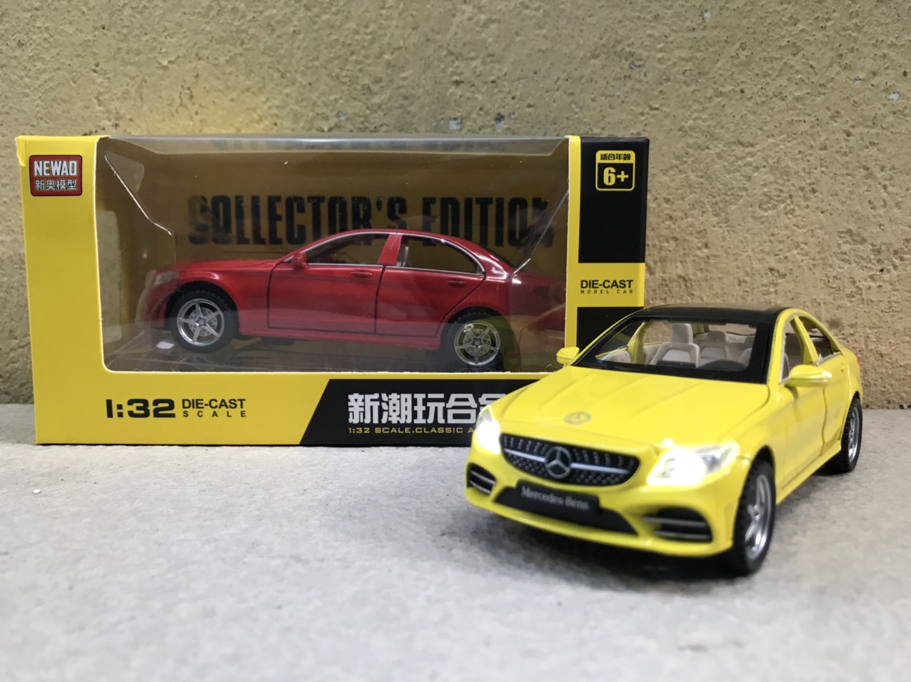 [HCM]Mô hình xe ô tô Mercedes C260L 1:32