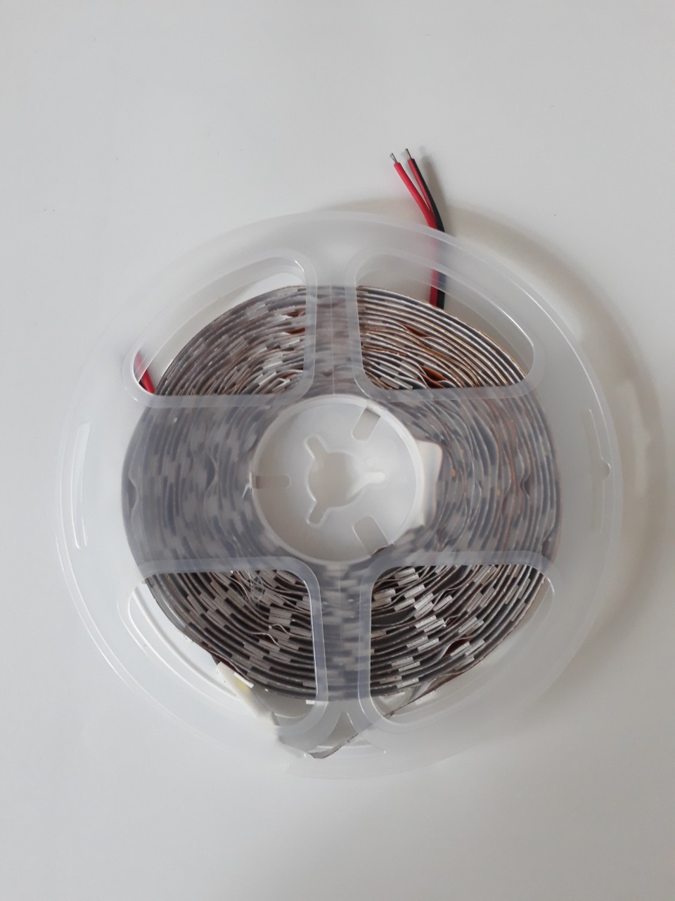 Đèn LED dán 5m điện 12v dùng trang trí