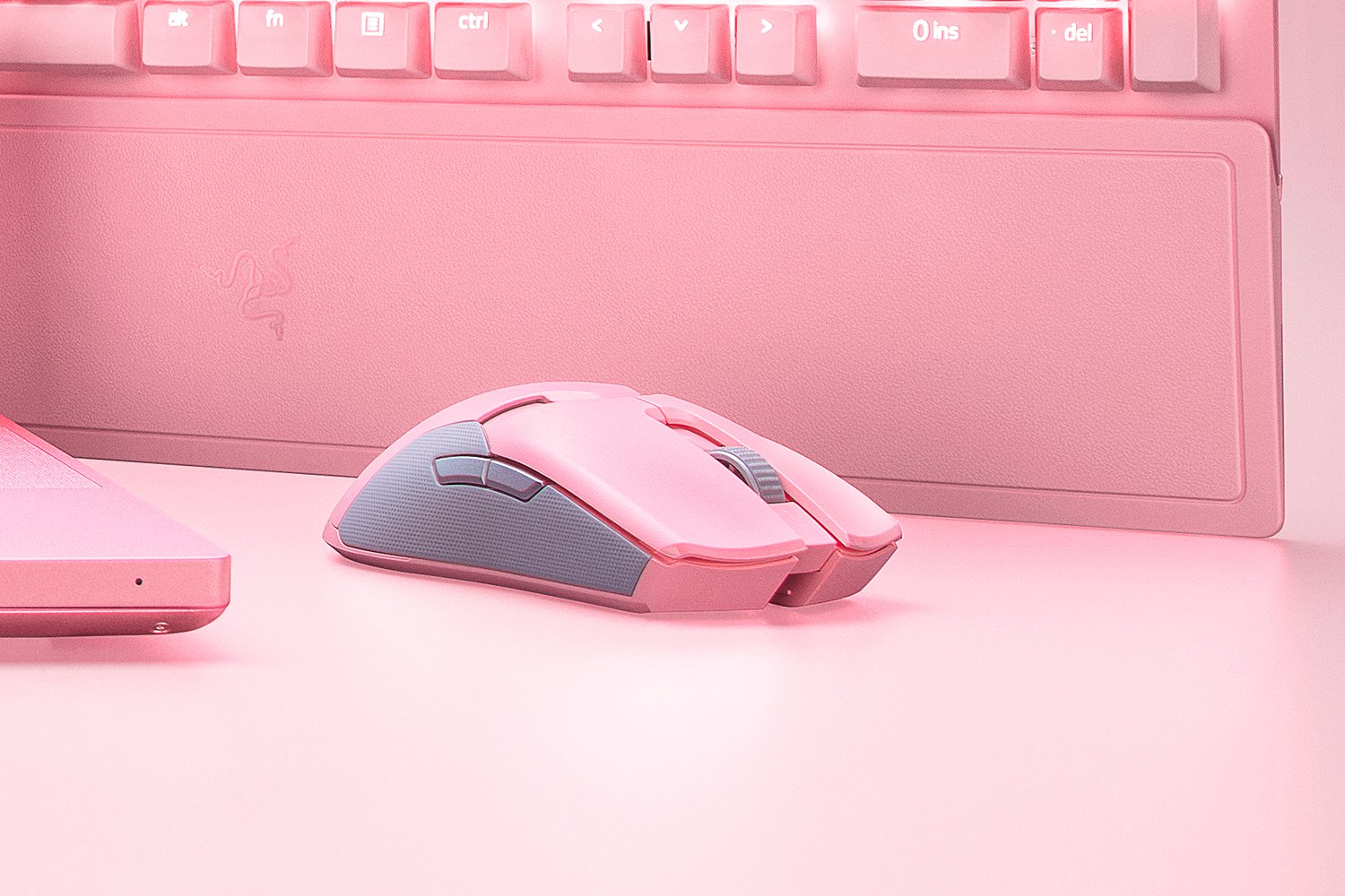 Chuột không dây Razer Viper Ultimate with Charging Dock
