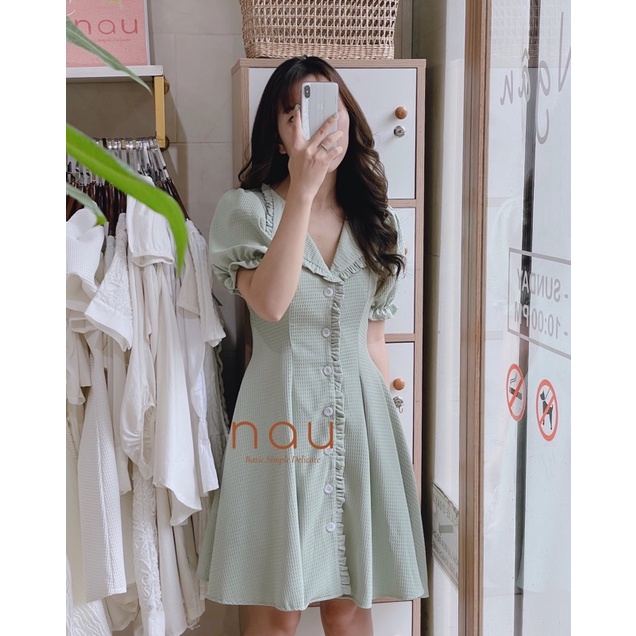 Đầm xốp mềm viền bèo cổ bẻ