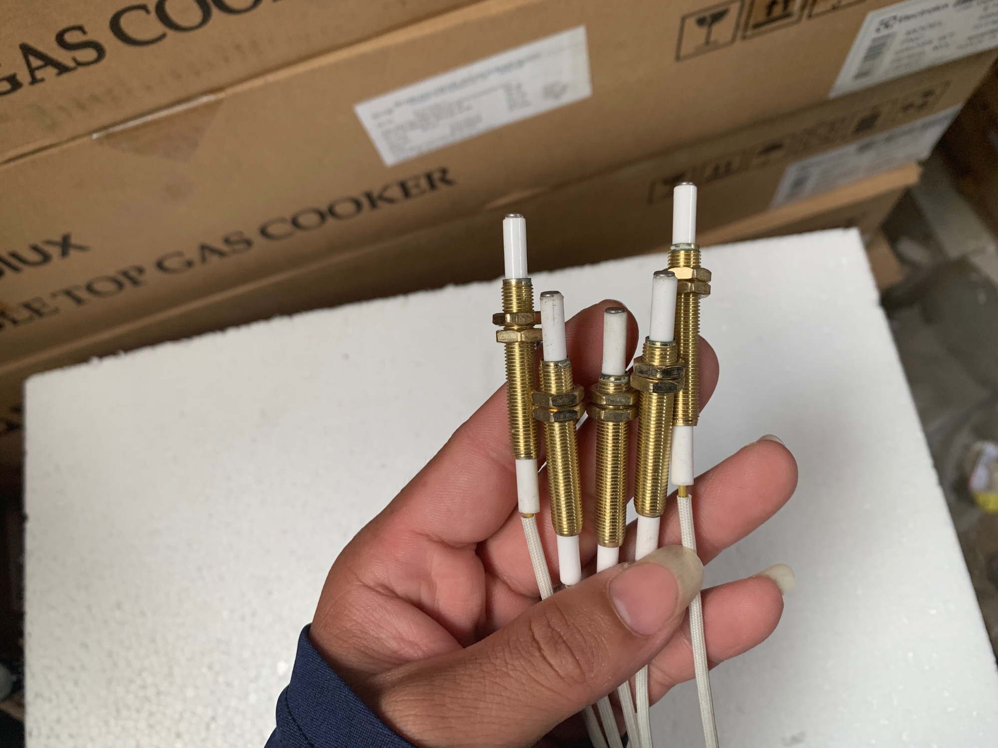 Combo 2 Kim sứ/ Dây sứ đánh lửa bếp gas âm đa năng (combo 2 cai)