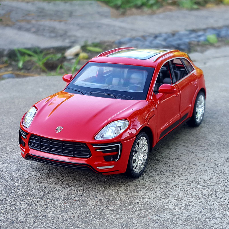 Mô hình xe Porsche Macan 1:32 UNK