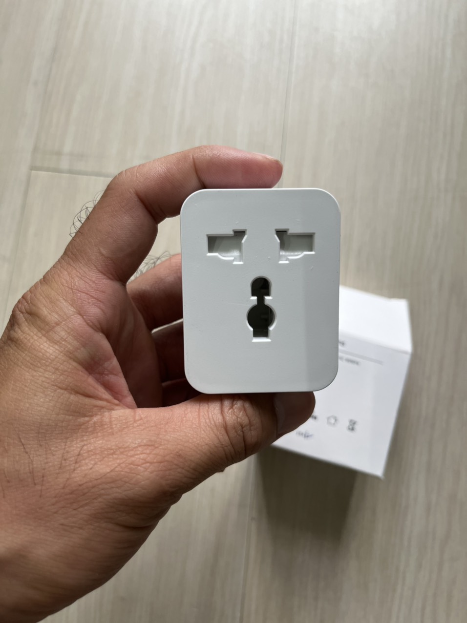 Ổ cắm thông minh wifi tuya