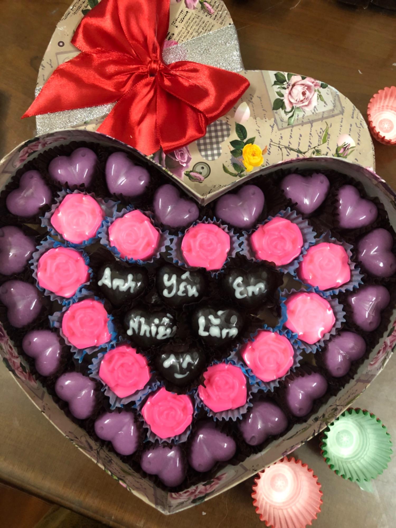 Socola valentine - Mẫu “ANH YÊU EM NHIỀU LẮM”