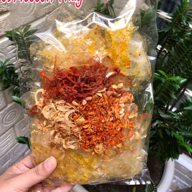 1 hộp bánh tráng  trộn