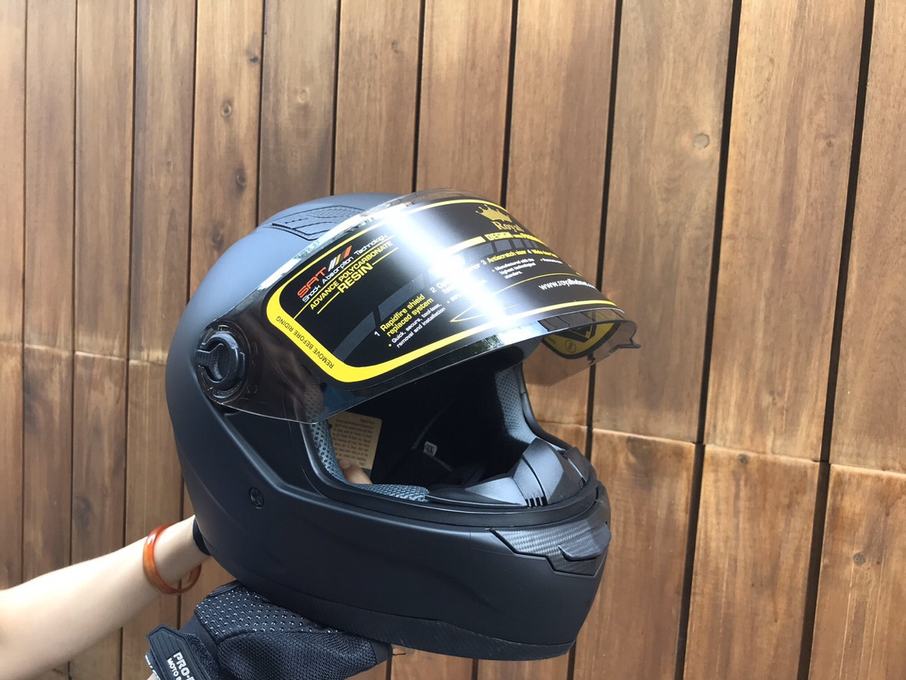 Mũ Bảo Hiểm Fullface M136 ROYAL ĐEN NHÁM (KÍNH KHÓI )