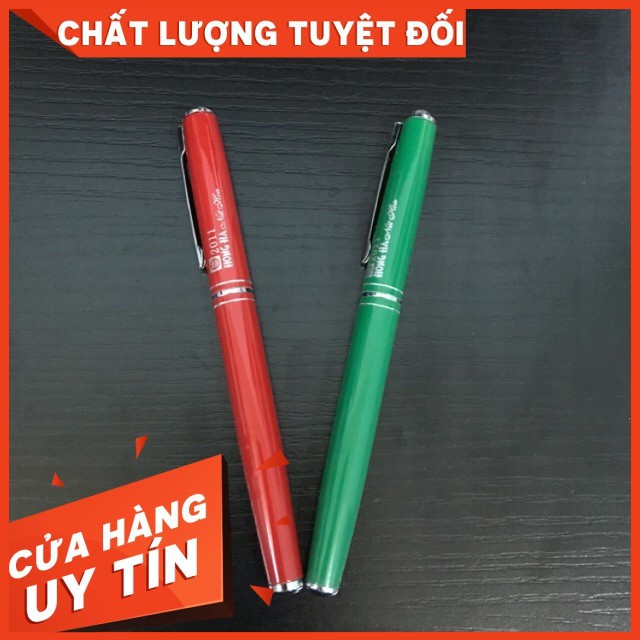1 chiếc bút máy nét hoa 2011