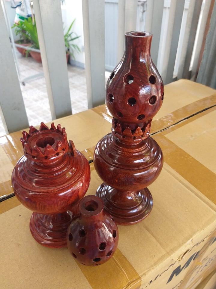 Cặp Đèn Thờ Gỗ Hương Cao 20Cm