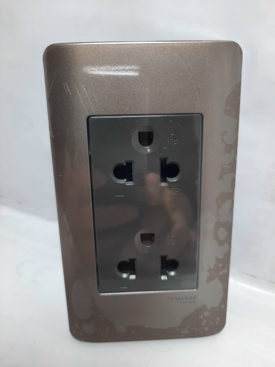 [HCM]BỘ Ổ CẮM ĐÔI 3 CHẤU ZENCELO A SCHNEIDER 84426LUES2-BZ-G19