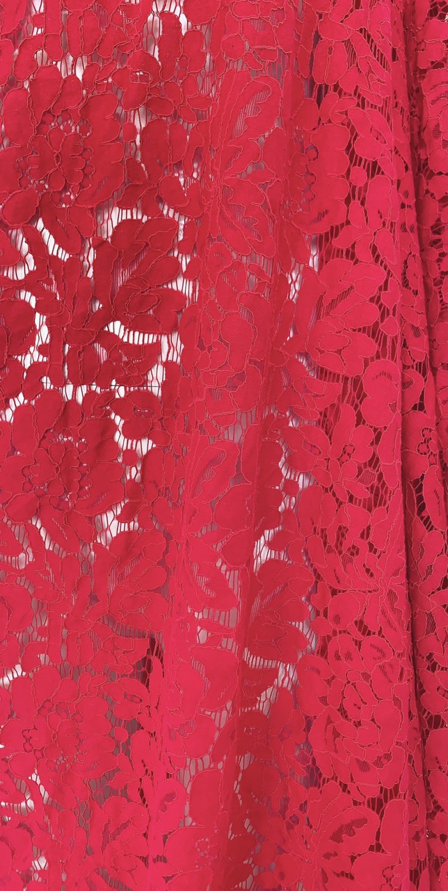 1,4m vải ren chân màu đỏ khổ 1m50  (Ren khoang, mỗi khoang 1m40 x 1m50. Màu vải đậm hơn trong hình 1 chút ạ))