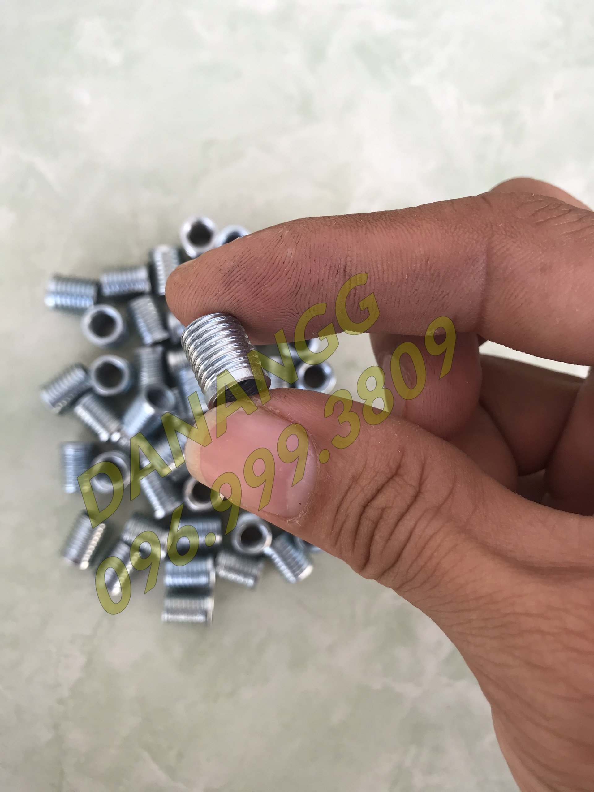 Ren cay 8x10 thép số lượng 20 cái