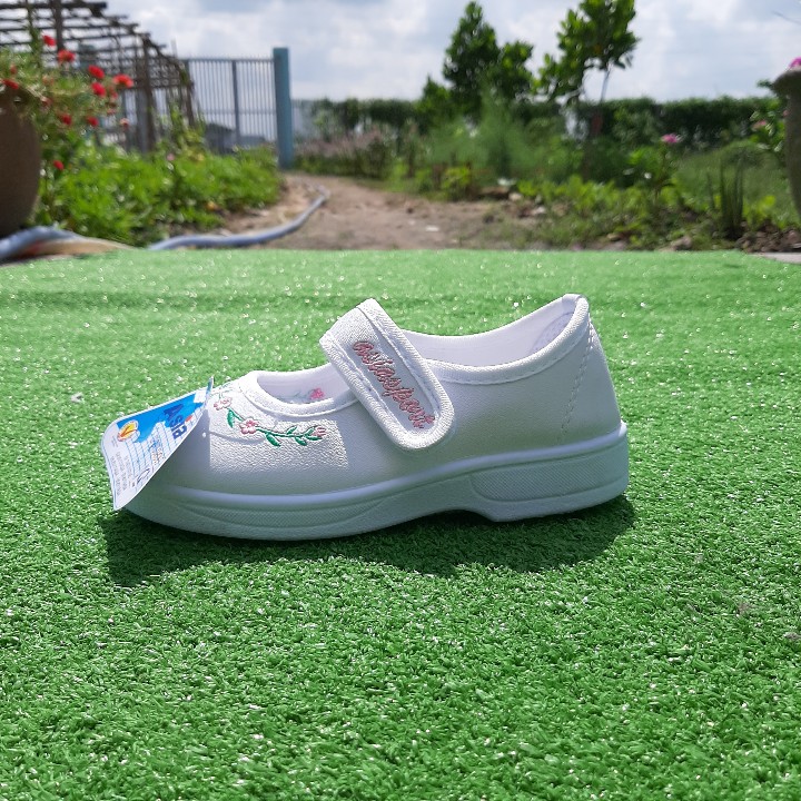 Girls' Shoes for School and Play with Embroidered Straps in Pu Leather