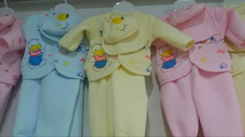 (Hot)Set 5 món sơ sinh (Bộ dài tay cho bé sơ sinh kèm mũ, yếm chất nỉ xốp cực đẹp),Đồ bộ sơ sinh cho bé
