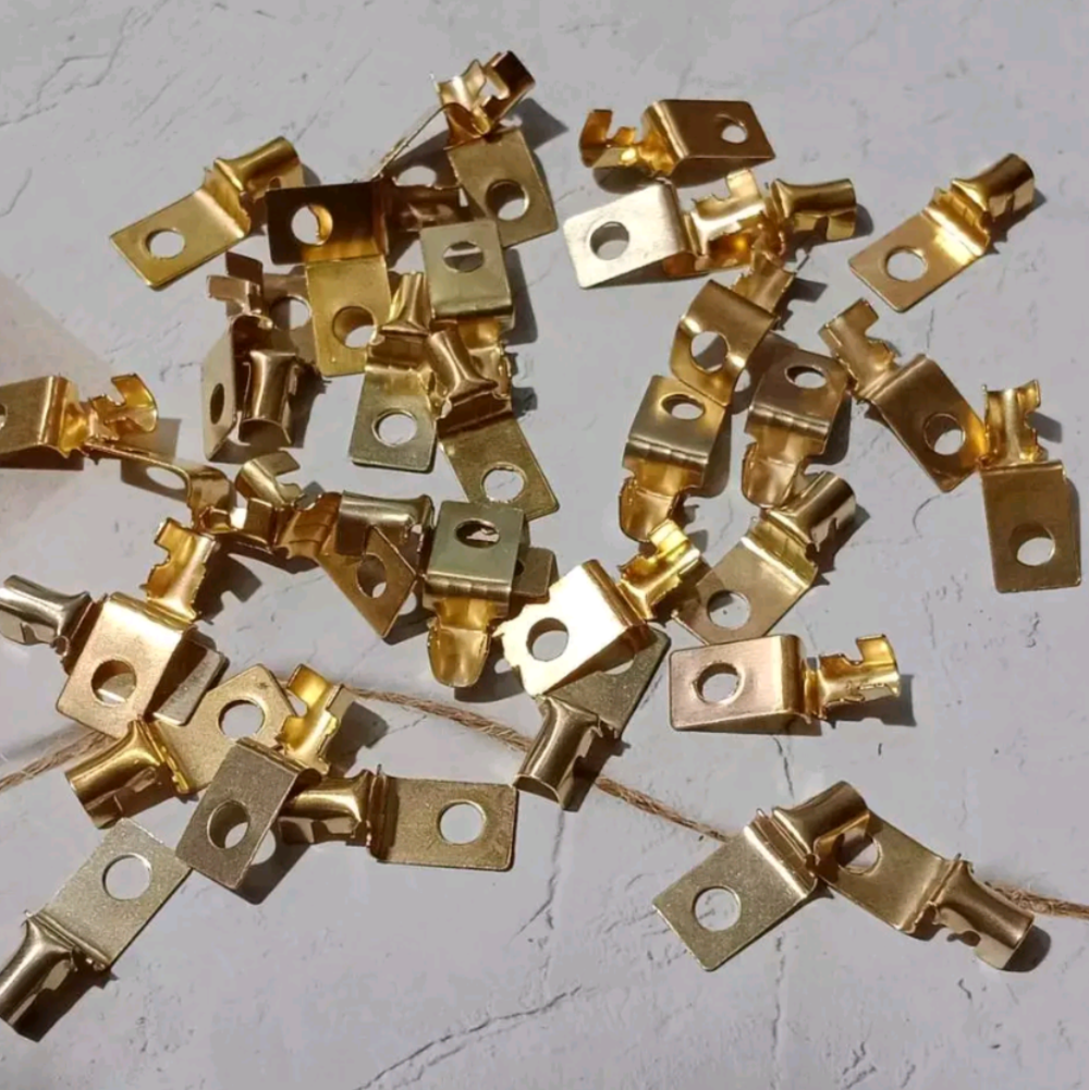 Bát bình ắc quy xe máy ( bịch 34 cái ) / kẹp bình ắc quy