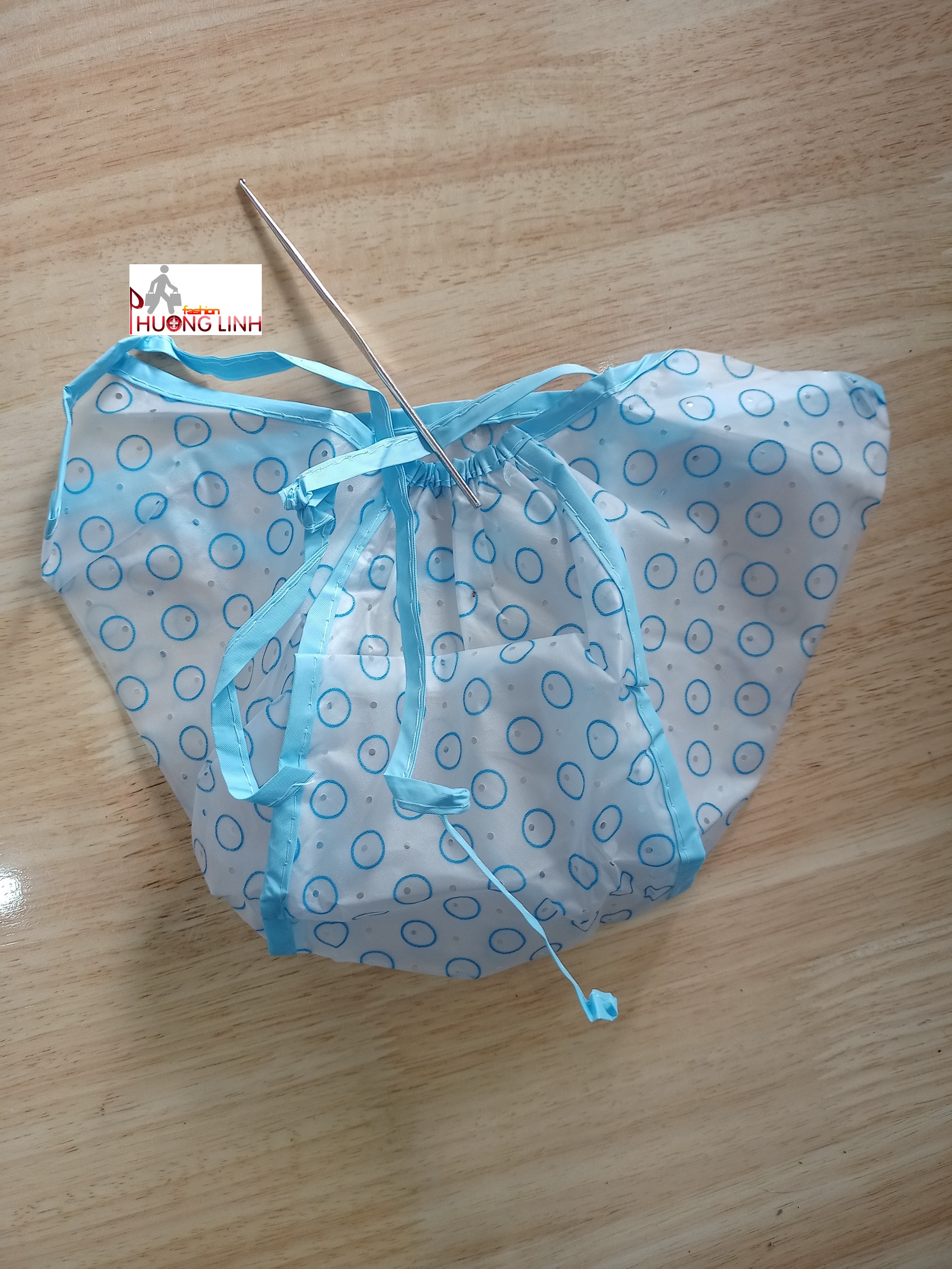 Nón móc lai bằng nilong có kèm theo cây móc lai