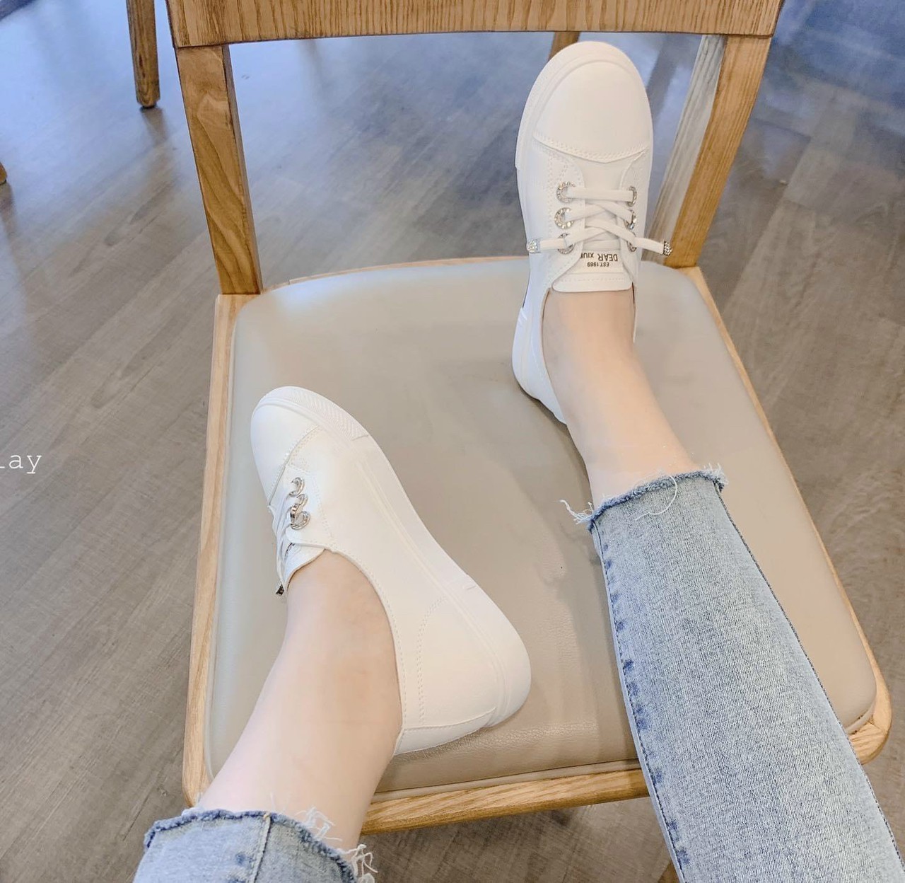 Giày slipon mềm êm nhẹ tênh năng động