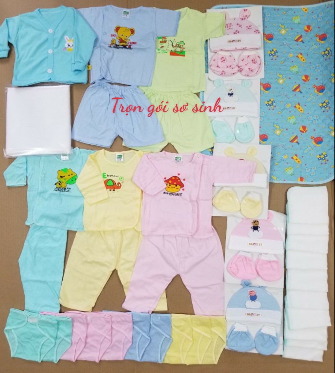 Combo đồ dùng sơ sinh như hình có màu bé trai và bé gái 350