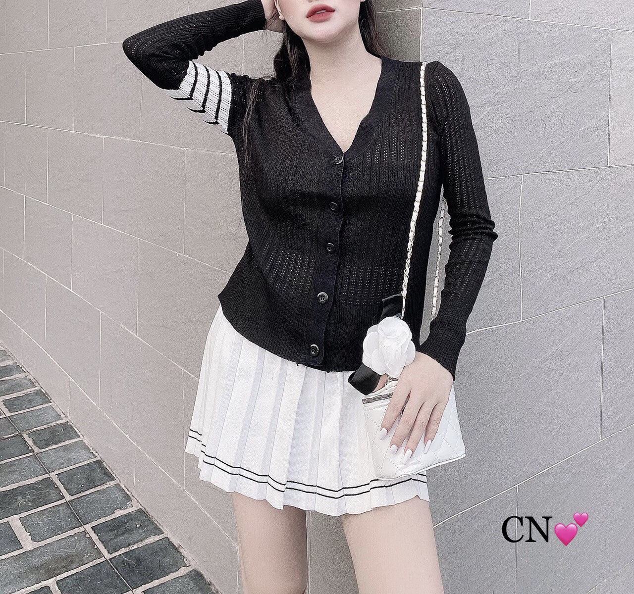 Áo khoác cardigan len mỏng viền tay