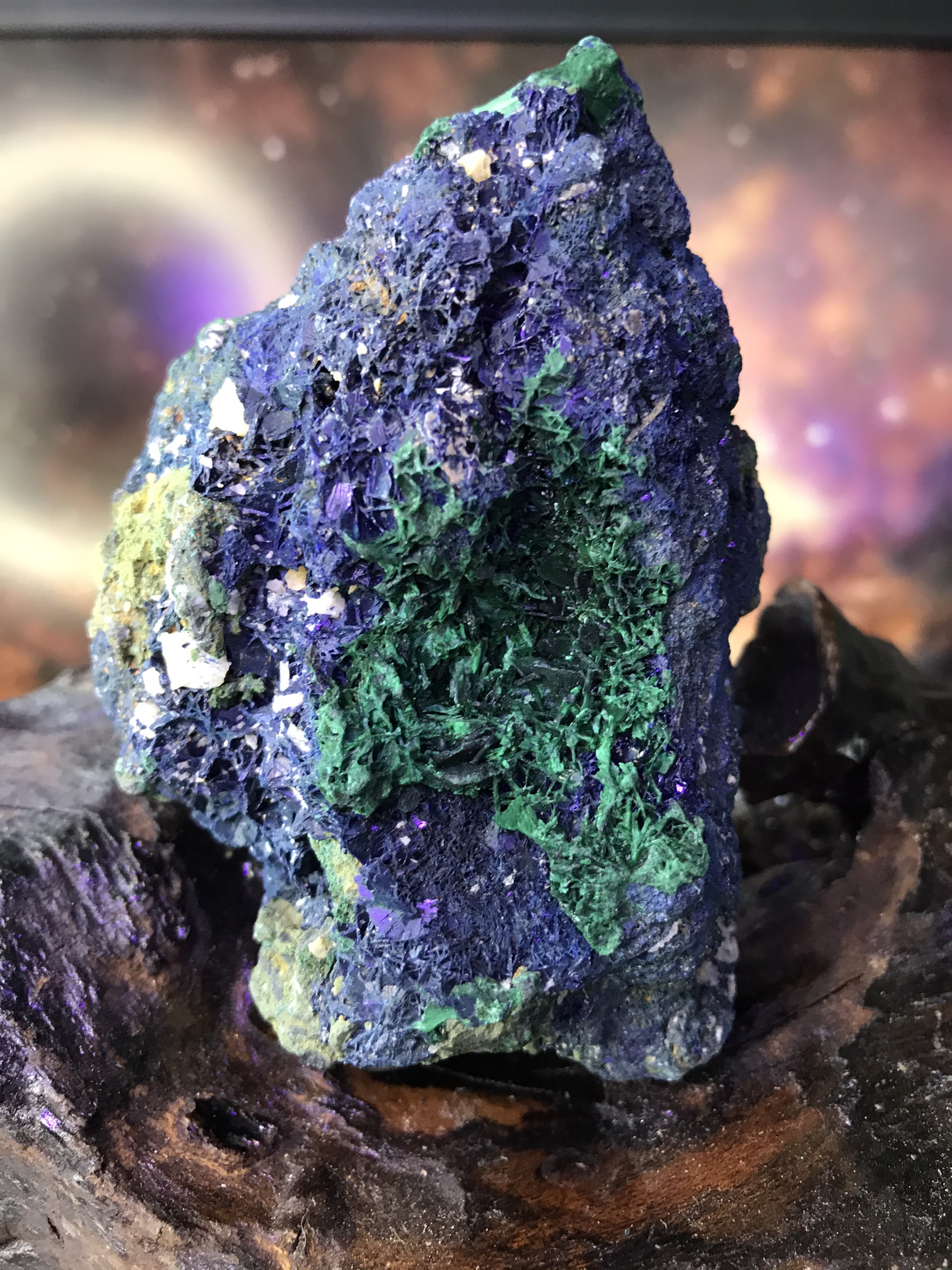 Đá lông công Azurite Malachite tự nhiên kèm đế gỗ Ms53
