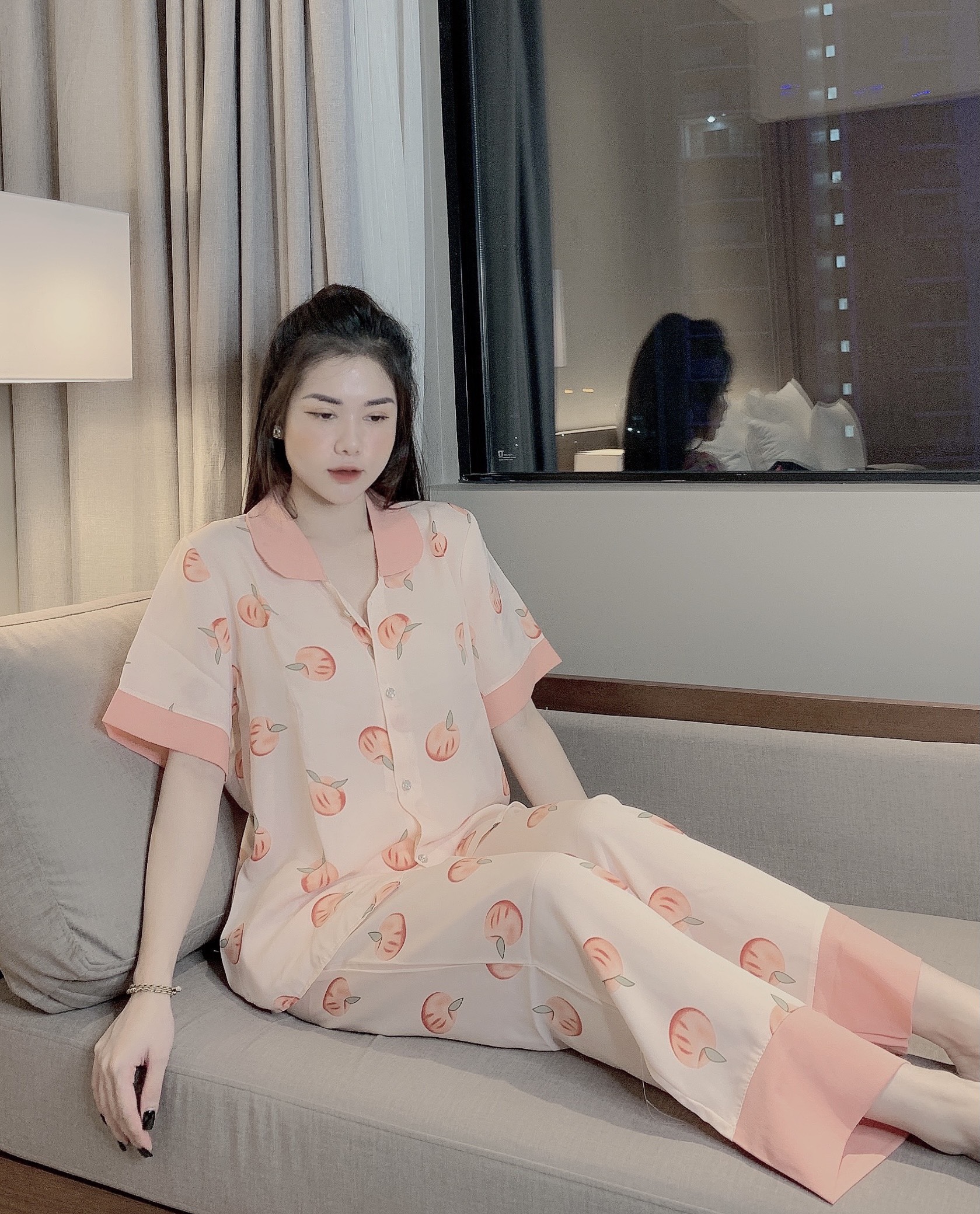 Pijama VIC lụa Mango Tay Cộc Cổ Bèo Hoạ Tiết