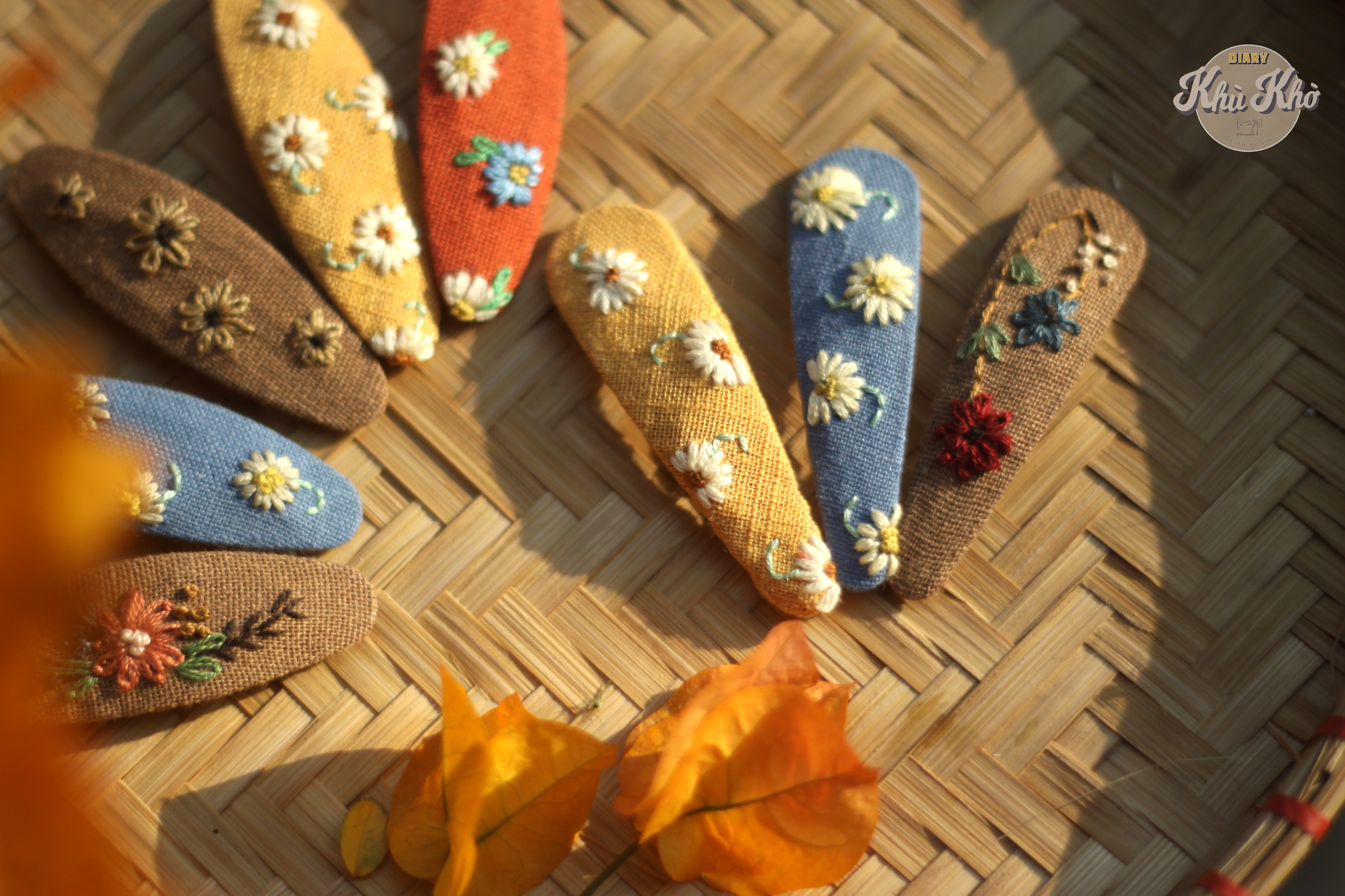 SET 2 KẸP TÓC HANDMADE THÊU TAY chat để chọn mẫu