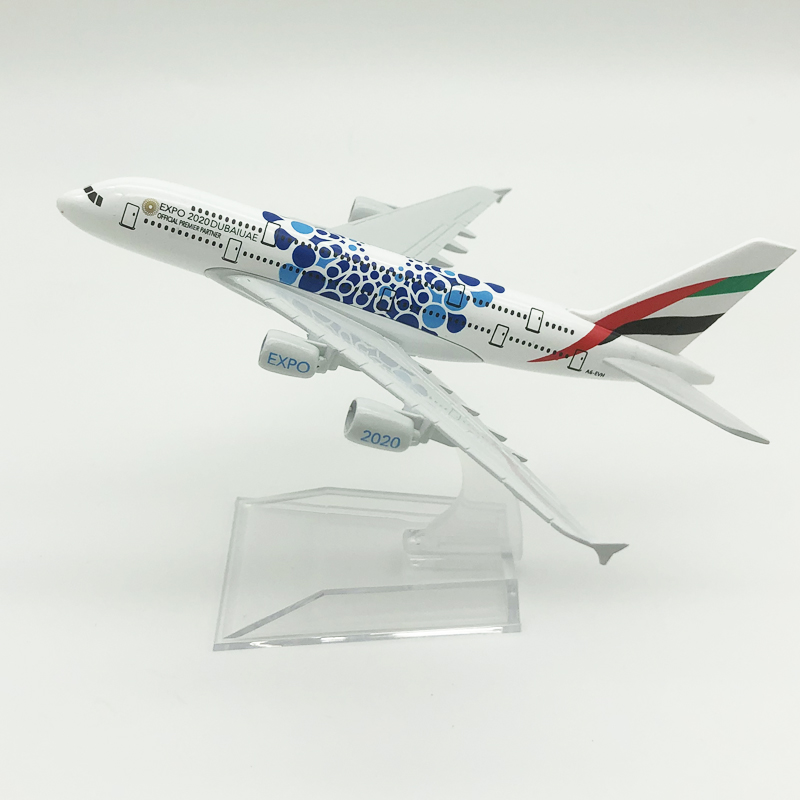 Mô hình máy bay Emirates expro 16cm + đế trưng bày