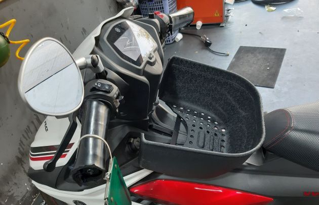 rổ giữa oppi cho xe exciter 155 VVA có luôn pas