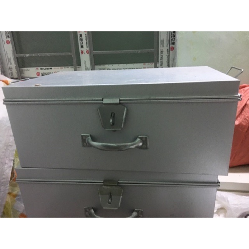 Hòm tôn dày đẹp, chắc chắn rộng 45cm x 30cm x 19cm