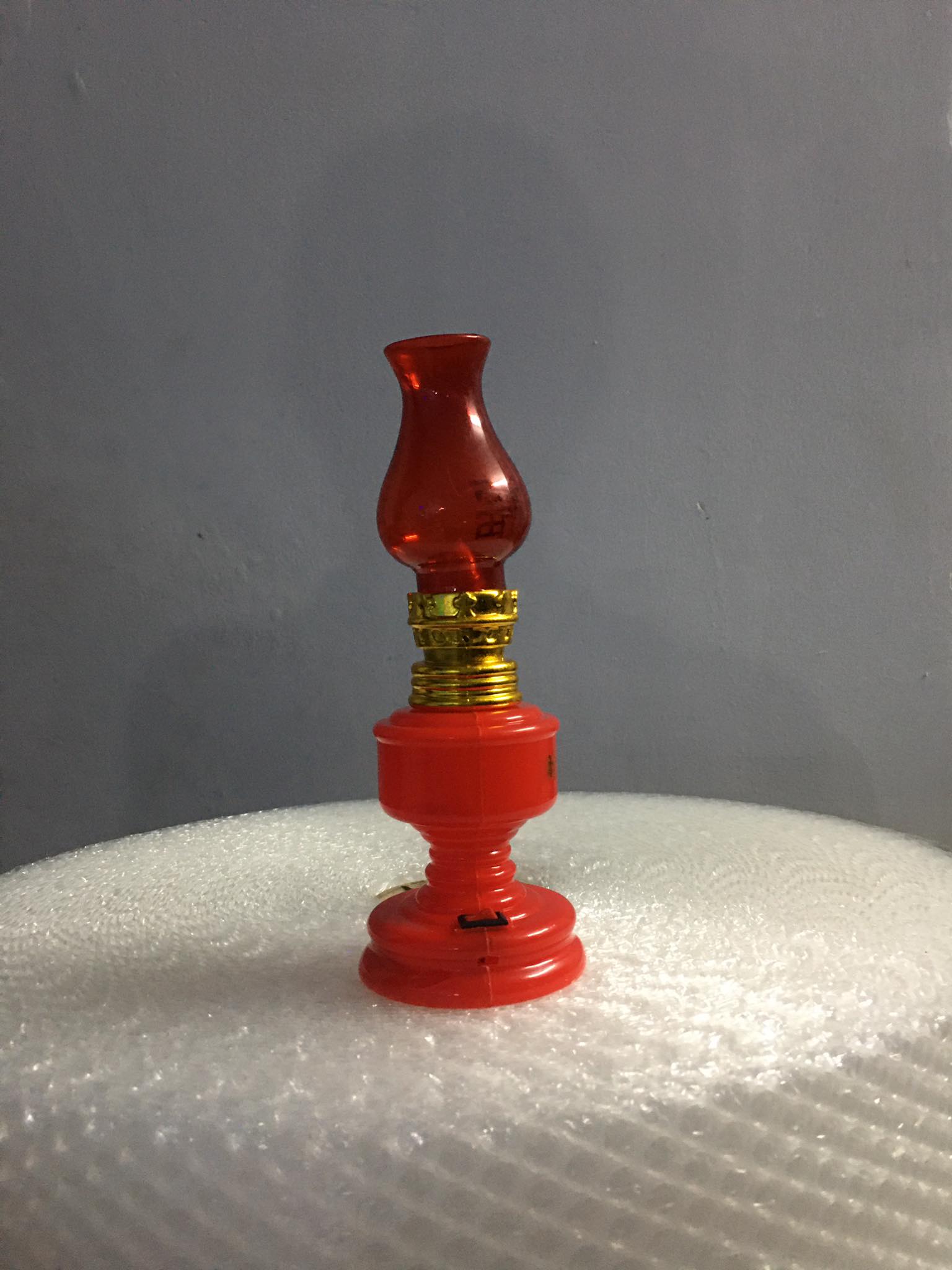 Đèn dầu điện tử dùng pin
