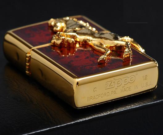 Zippo ngựa đá đỏ