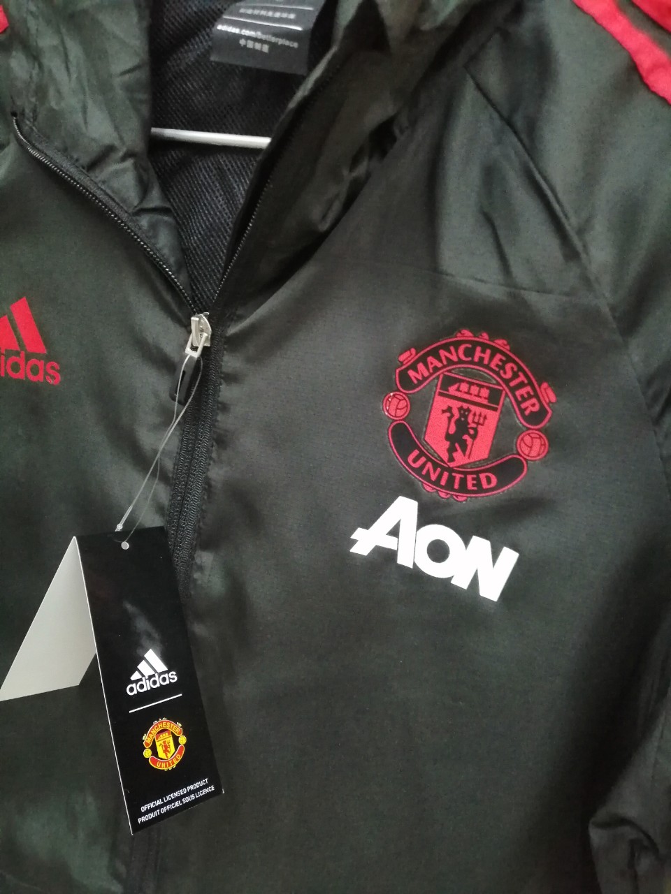 Áo khoác gió Manchester United